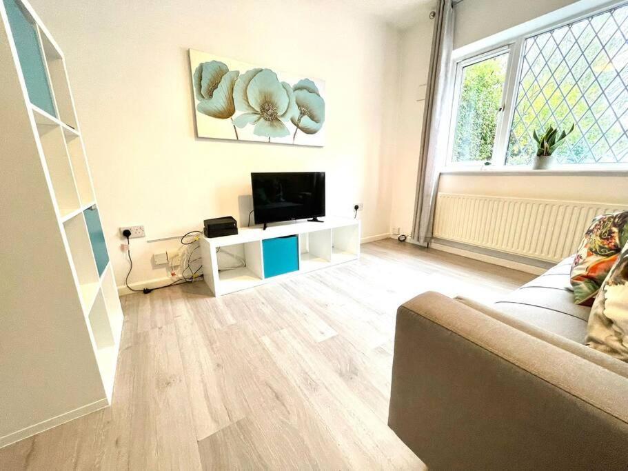 Serene And Cozy 1-Bedroom House With Parking Cambridge  Ngoại thất bức ảnh